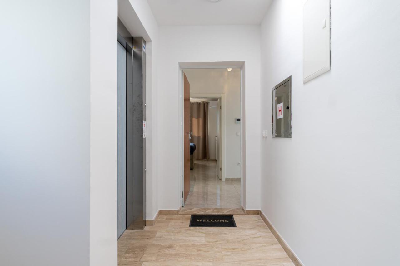 Sea View Apartment With Parking - Dina Makarska Exterior photo